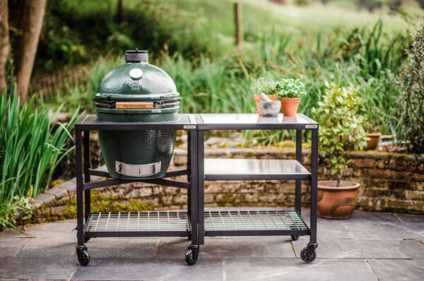 Big Green Egg in Modular Nest